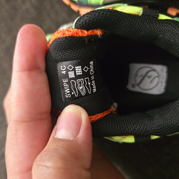 Vibrant Kids Sneakers with Neon Accents - Picture 6 of 12